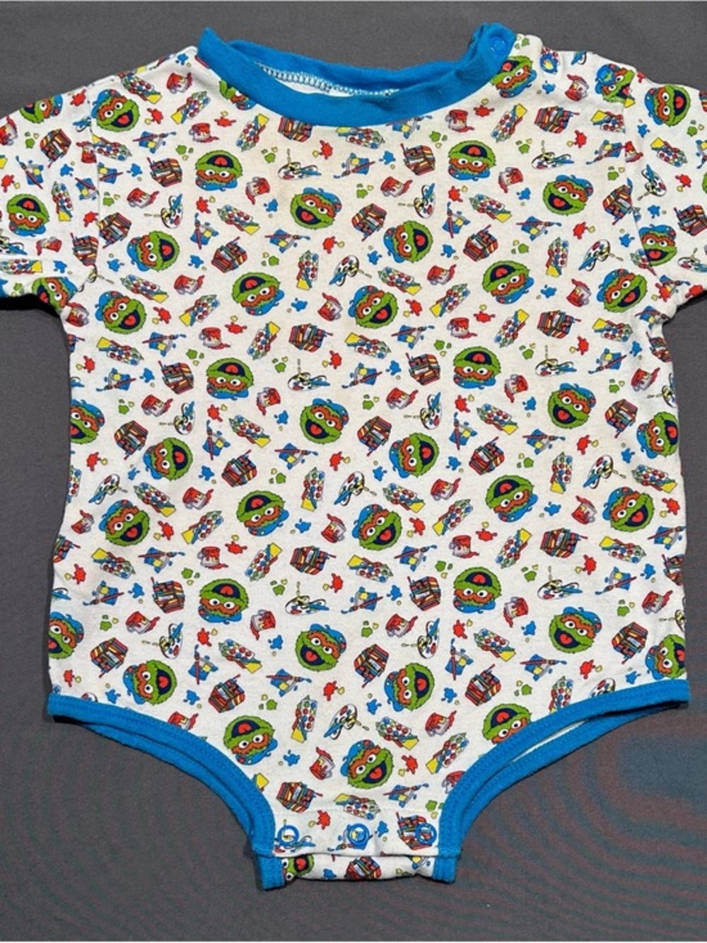 Vintage 2002 Sesame Street Art Themed Oscar Print Infant Bodysuit